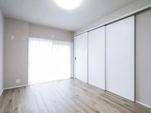 【大阪府/吹田市江の木町】グリーンコーポ江坂第三  洋室