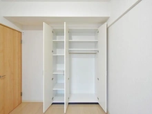 【大阪府/吹田市片山町】藤和シティホームズ吹田駅前 洋室：収納