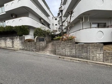 【大阪府/吹田市古江台】モンテベルデ古江台 アプローチ