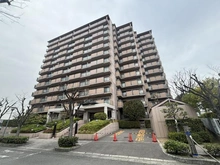 【大阪府/吹田市西御旅町】セントポリア北大阪ヴィゾン弐番館 外観