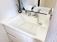 【大阪府/吹田市広芝町】リベール江坂 洗面所