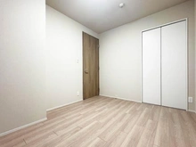 【大阪府/吹田市広芝町】リベール江坂 洋室