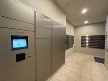 【大阪府/箕面市船場西】プラウド箕面船場 宅配BOX