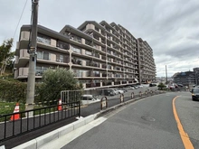 【大阪府/吹田市山田東】千里台スカハイツ C棟 外観