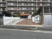 【大阪府/吹田市山田東】千里台スカハイツ C棟 アプローチ