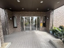 【大阪府/吹田市上山田】ローレルコート北千里 アプローチ