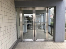 【大阪府/吹田市江坂町】ヴェルドール緑地公園南 エントランス