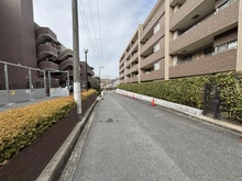 【大阪府/吹田市古江台】ステイツ北千里セントステージ 前面道路