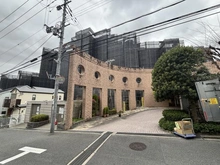 【大阪府/吹田市山田東】メロディーハイム千里万博公園 外観：大規模修繕中（2026年6月完了予定）