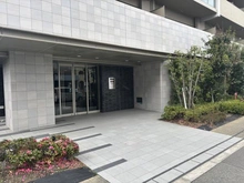 【大阪府/大阪市淀川区新高】サンメゾン北大阪神崎川駅前ザ・ゲート アプローチ