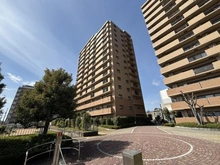 【大阪府/吹田市山田西】ルネ・ヒューマンズガーデン万博公園南 C棟 外観