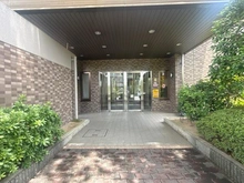 【大阪府/吹田市上山田】ローレルコート北千里 アプローチ