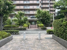 【大阪府/吹田市西御旅町】セントポリア北大阪ヴィゾン 弐番館 アプローチ