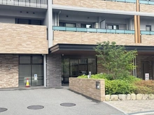 【大阪府/吹田市千里丘北】マスターズマンション吹田千里丘　中楽坊 アプローチ