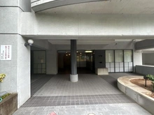 【大阪府/吹田市千里山西】千里山ロイヤルマンション 二番街D 棟 アプローチ