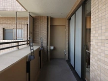 【大阪府/大阪市淀川区新高】キングスクエア北大阪パークフェリス I番館 バルコニー