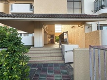 【大阪府/吹田市山田西】公社山田西第二次団地 A-8 アプローチ