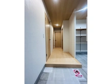 【大阪府/吹田市江坂町】進和江坂アーバンライフ 廊下