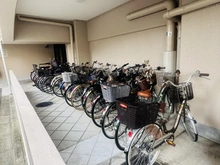 【大阪府/吹田市江坂町】進和江坂アーバンライフ 駐輪場
