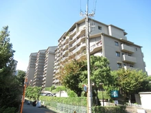 【大阪府/吹田市新芦屋上】ユニハイム千里丘 1号棟 外観