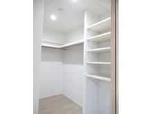 【大阪府/吹田市新芦屋上】ユニハイム千里丘 1号棟 収納