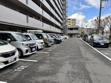 【大阪府/吹田市樫切山】日興千里台スカイタウンD館 駐車場