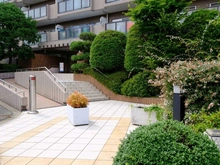 【大阪府/吹田市岸部北】イトーピア東千里 アプローチ