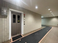 【兵庫県/宝塚市逆瀬川】アピア2 エレベータ―前：※大規模修繕工事中