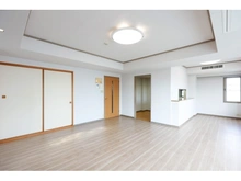 【兵庫県/宝塚市雲雀丘山手】メゾン雲雀丘花屋敷 リビング・ダイニング