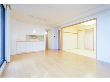 【兵庫県/宝塚市山手台東】ジオグランデ宝塚山手台 センターコート リビング・ダイニング