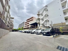 【神奈川県/横浜市青葉区つつじが丘】グランヴェルビュ青葉台　 駐車場