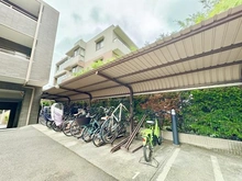 【神奈川県/横浜市青葉区つつじが丘】グランヴェルビュ青葉台　 駐輪場