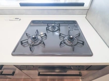 【神奈川県/横浜市青葉区奈良】ルクサージュあおば山の手台アプローズコート A棟 キッチン：三口コンロ