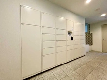 【神奈川県/横浜市青葉区青葉台】青葉台コートテラス 宅配BOX:不在時にも荷物の受け取りが可能な宅配ロッカーがあります