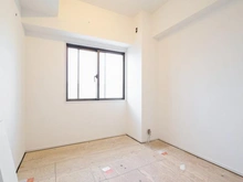 【神奈川県/川崎市宮前区けやき平】コスモ宮前平 洋室：リフォーム中