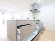 【神奈川県/横浜市青葉区荏田西】セントラルデュオ市ヶ尾 キッチン：収納