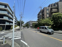 【神奈川県/横浜市青葉区桜台】プロミライズ青葉台 B-2棟 前面道路