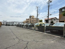 【神奈川県/横浜市青葉区千草台】ガーデンハイツ藤が丘 駐車場