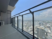 【神奈川県/横浜市神奈川区鶴屋町】THE YOKOHAMA FRONT TOWER バルコニー