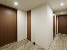 【東京都/渋谷区神宮前】プラウド神宮前 玄関