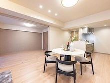 【東京都/千代田区九段南】マートルコート麹町 LDK：（奥）洋室