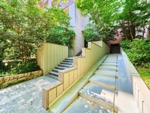 【東京都/渋谷区恵比寿】グランドメゾン恵比寿の杜 アプローチ：ウォークインエントランス(サブエントランス)