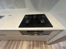 【東京都/中央区晴海】HARUMI　FLAG　PARK　VILLAGE T棟 キッチン：三口コンロ