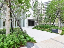 【東京都/中央区晴海】HARUMI　FLAG　PARK　VILLAGE T棟 アプローチ