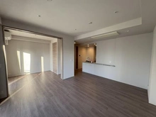 【東京都/港区芝浦】ブランズタワー芝浦 リビング：（奥）洋室