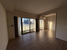 【東京都/港区芝浦】ブランズタワー芝浦 リビング：（右）洋室