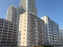 【東京都/港区芝浦】田町東豊エステート 外観：真ん中が当該物件