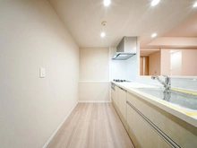 【東京都/品川区上大崎】クレッセント目黒III キッチン