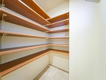 【東京都/目黒区三田】目黒マンション 収納：シューズインクローゼット