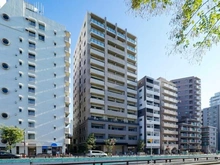 【東京都/目黒区下目黒】グランドメゾン目黒プレイス 外観：【積水ハウス（株）旧分譲マンション　～グランドメゾンシリーズ～　】写真中央